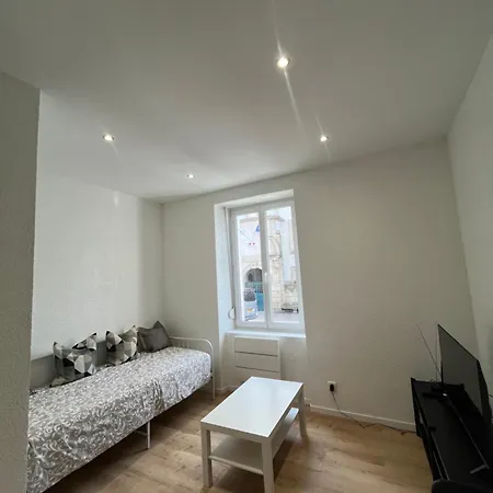 # Le 13 # Petit F2 Rénové Centre * Mulhouse